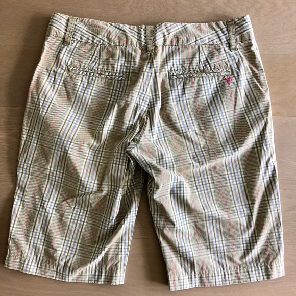 American Eagle cute plaid Bermuda long shorts 6!! - Picture 2 of 4